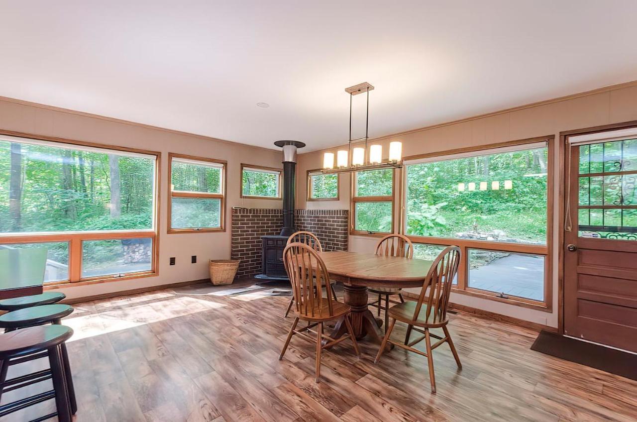 Secluded Oasis W Hot Tub, Screened-In Porch, Wifi! Berkeley Springs Exterior foto